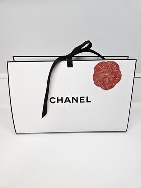 Authentic CHANEL White Logo Folding Gift Bag Red Camellia Flower Shredded Tissue